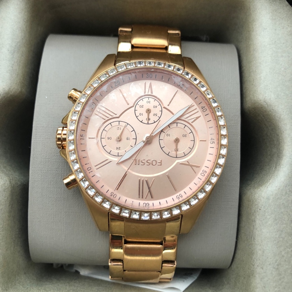 ROSE GOLD FOSSIL WATCH - Picture 2 of 6